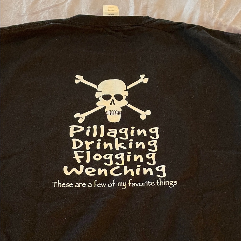Salem Skull Black Graphic T-Med
